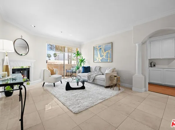 7218 Hillside Ave Unit 202, Los Angeles, CA 90046