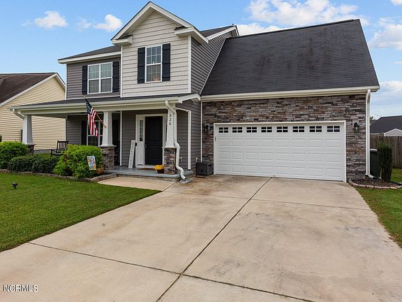 4th image of 520 Arbor Drive