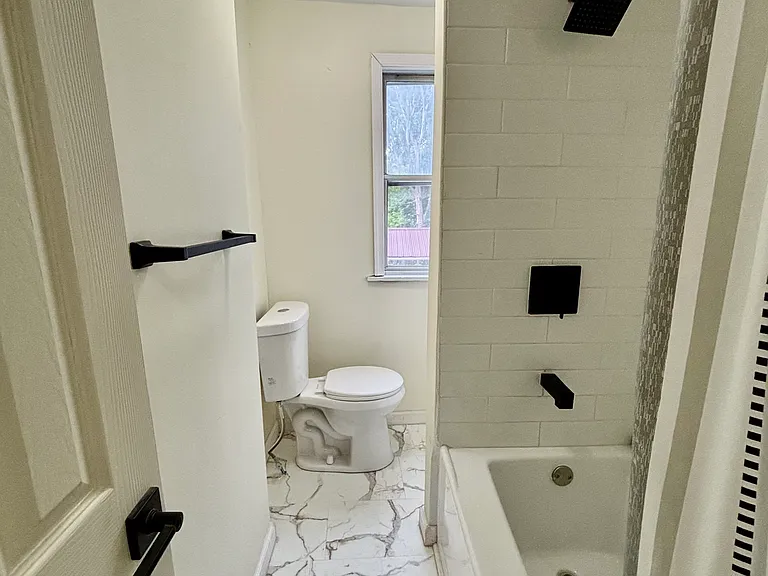 141 Horton St — Photo 8