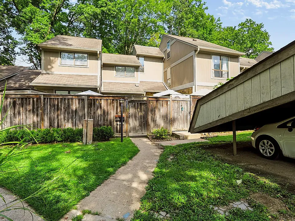 4235 Larkspur Trce