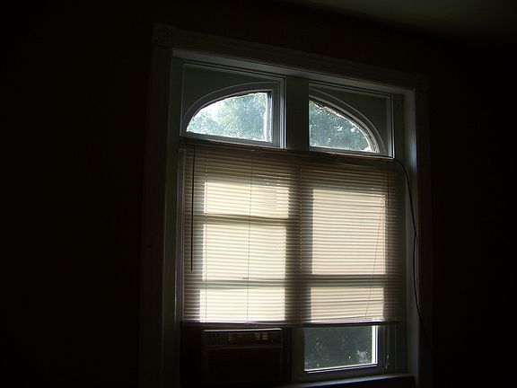5th image of 2822 S Jefferson Ave