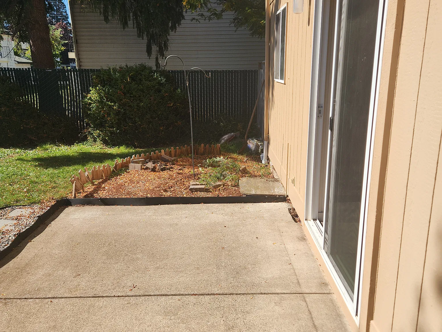 2 bed, 1.5 bath, 1100 sqft, $1,950 — Photo 2