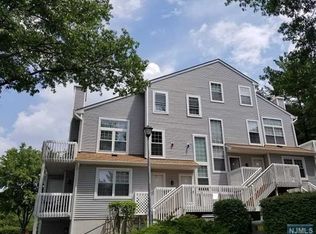 31 Eagles Notch Dr, Englewood, NJ