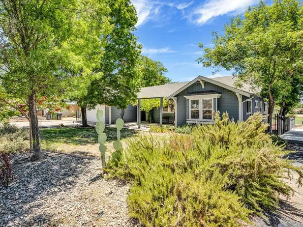 18873 Hidden Valley Rd, Hidden Valley Lake, CA 95467