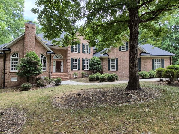 4413 Turnberry Cir