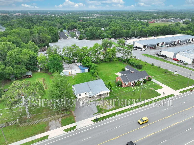 872 W Albert Gallatin Ave — Photo 35