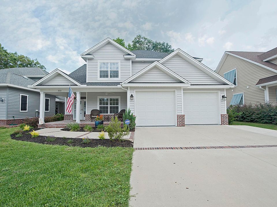 1st image of 322 Grand Oak Dr