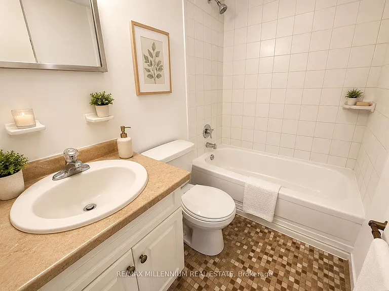250 Frederick St #1601 — Photo 5