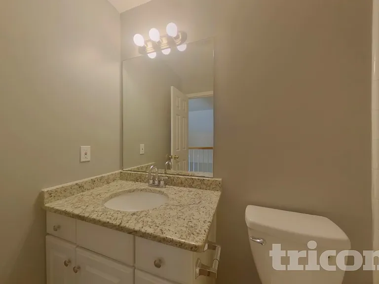 2200 Sugarbirch Dr — Photo 14