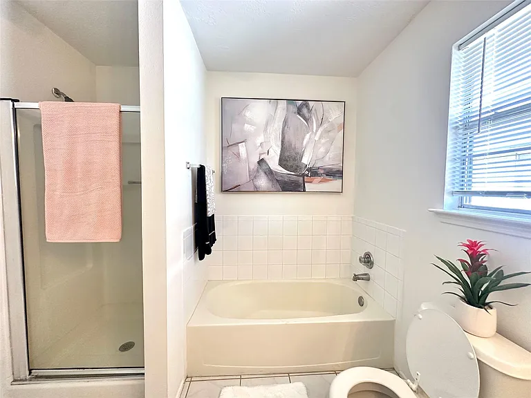 8223 Golf Green Cir — Photo 25