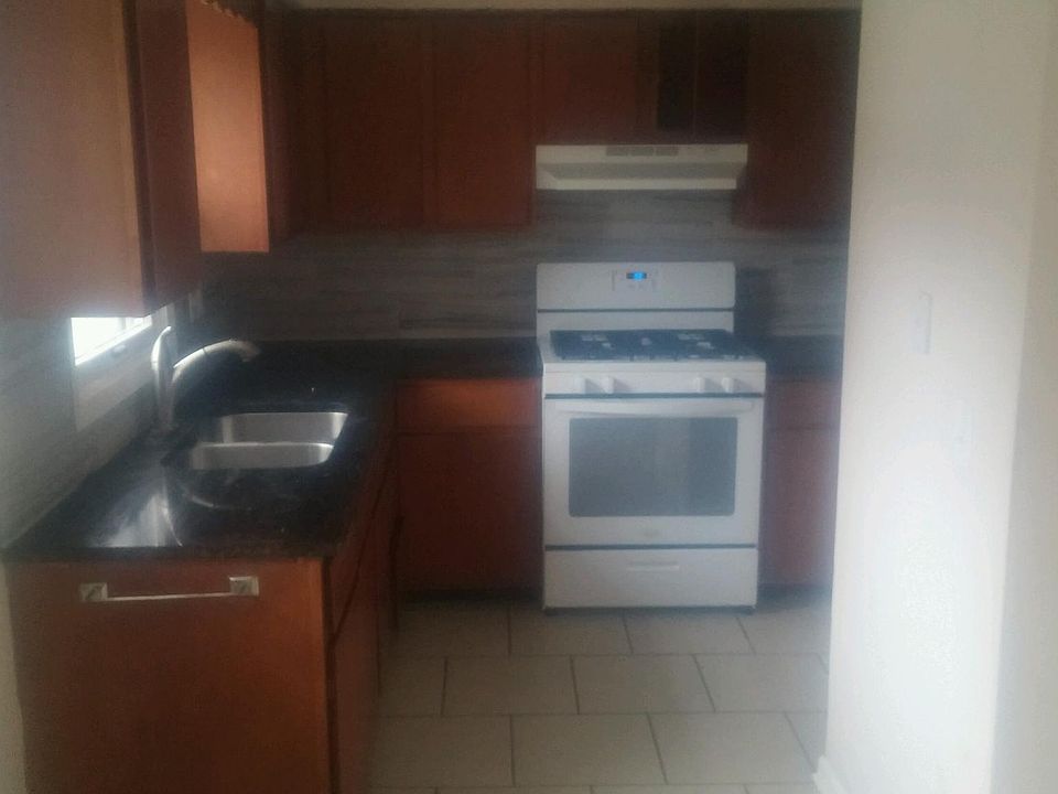 1st image of 245 Rose Ave APT 6