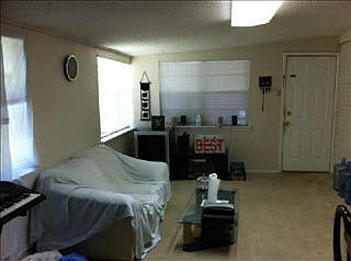 4th image of 3325 Half Moon Dr