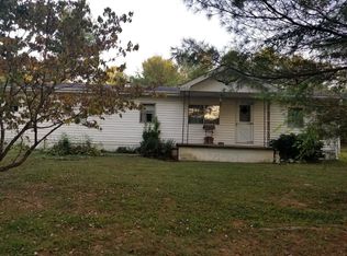 3700 Spout Springs Rd, Irvine, KY 40336