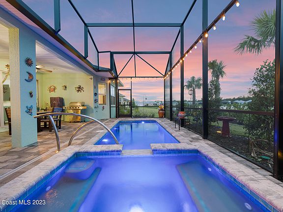 4th image of 260 Margaritaville Ave