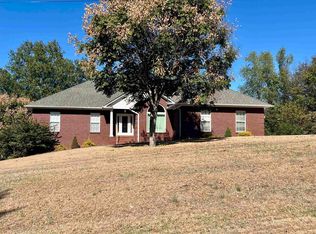 272 Camberwell Dr, Killen, AL 35645