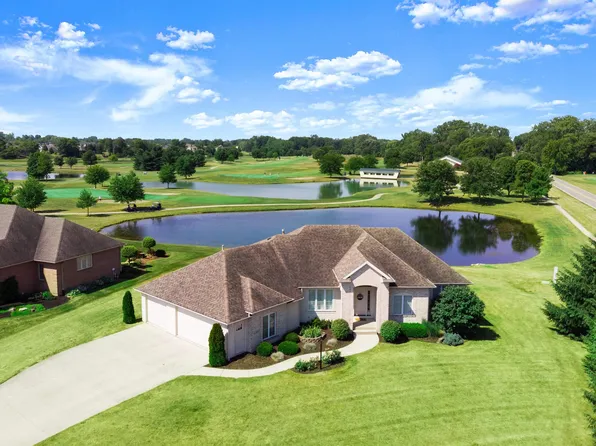 1811 Dewey St, Auburn, IN 46706