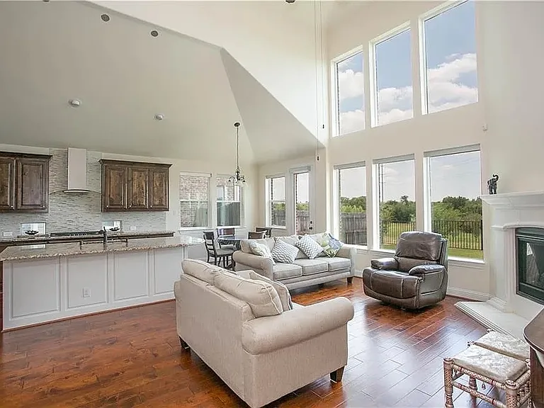 14224 Blueberry Hill Dr — Photo 2