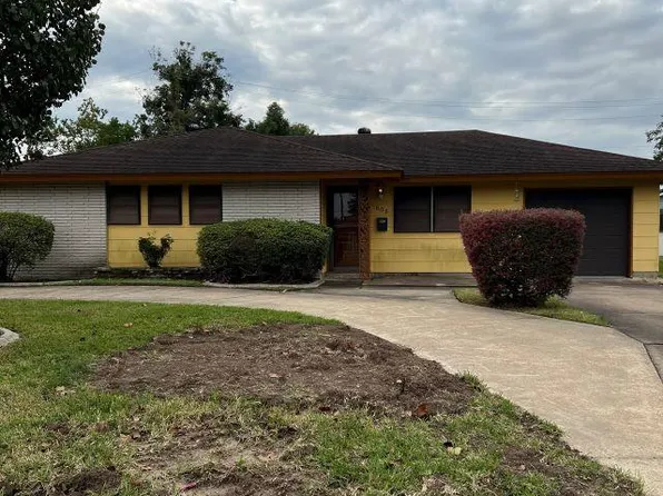 608 S 18th St, Nederland, TX 77627