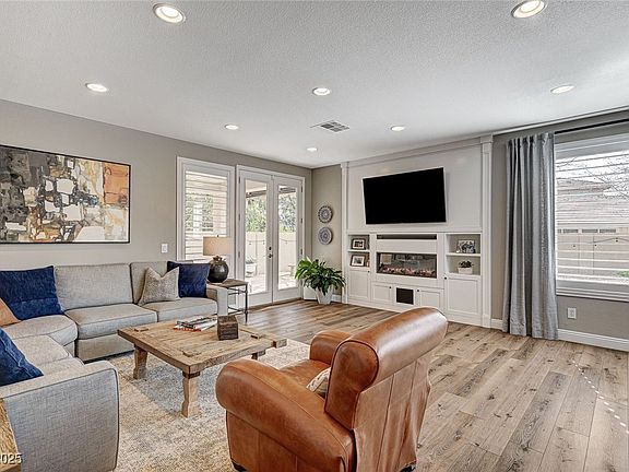 3rd image of 10397 Walking View Ct