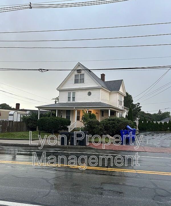 1st image of 1960 Smith St #5