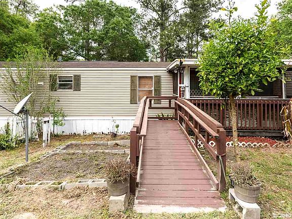 3rd image of 167 SE Brandon Dr