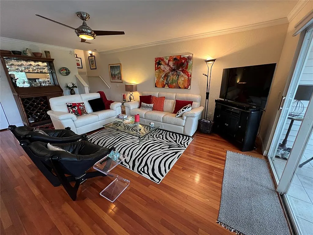 2 bed, 2.5 bath, 1224 sqft, $2,200 — Photo 4