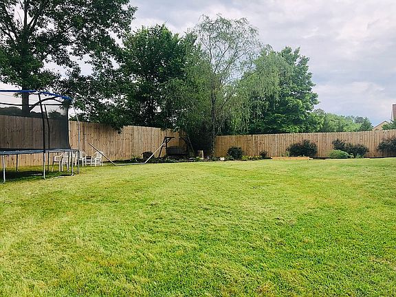 5th image of 155 Morse Dr