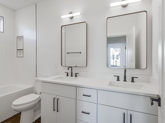 5th image of 1018 Alice St #A