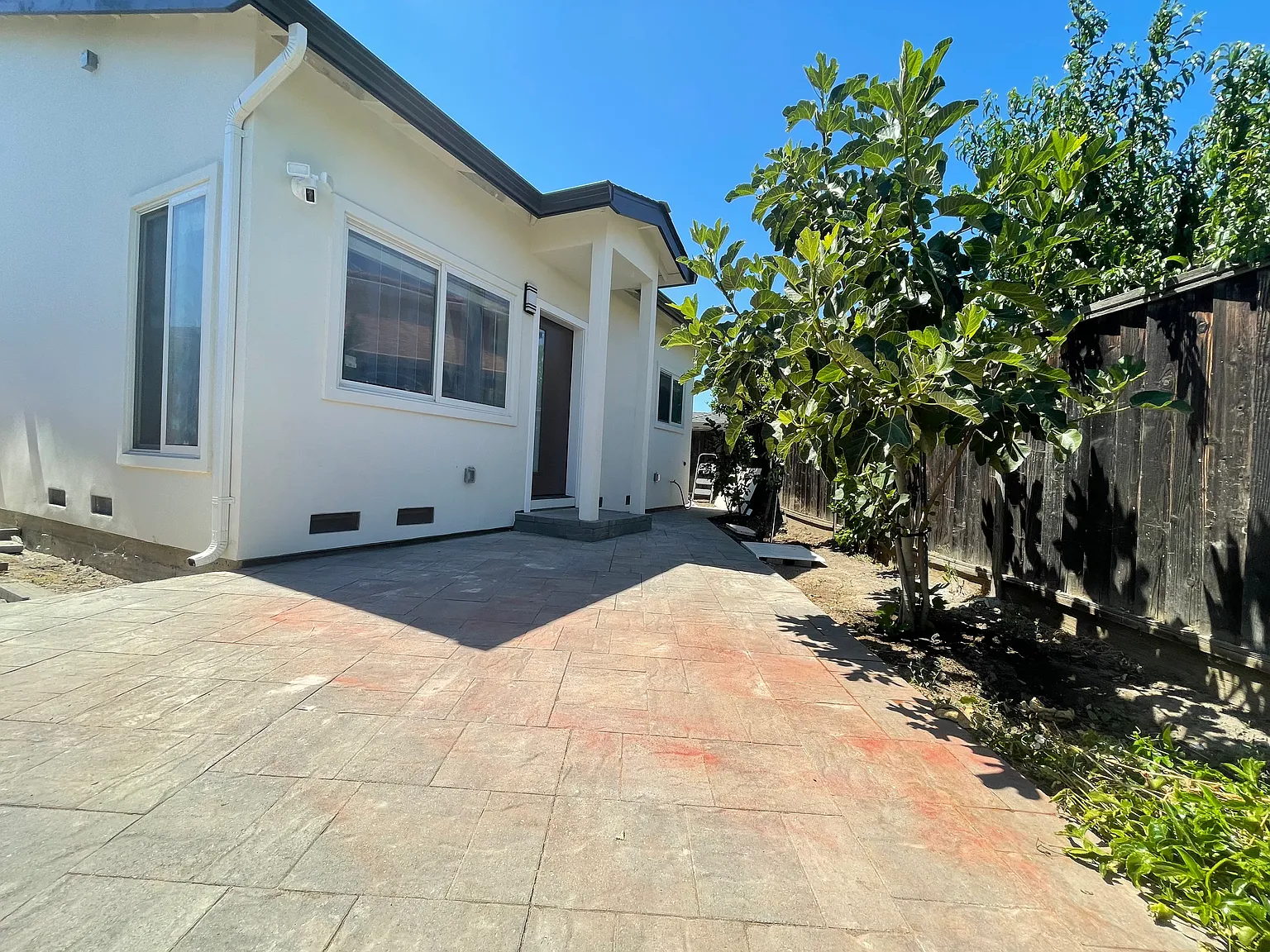 2 bed, 900 sqft, $3,450 — Photo 2