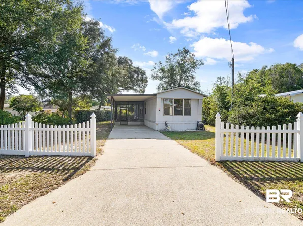 1681 Santa Cruz Dr, Lillian, AL 36549