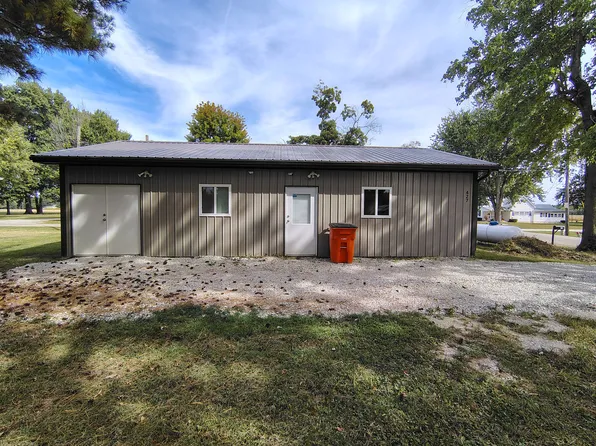 427 E Christy St, Cowden, IL 62422