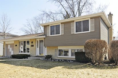1st image of 2219 N Kennicott Dr