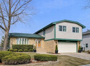 1474 Haar Ln, Elk Grove Village, IL 60007