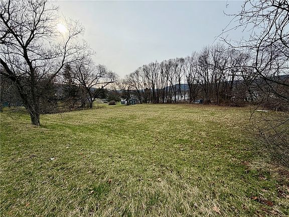 3rd image of 00-4 Winfield St Lot 94