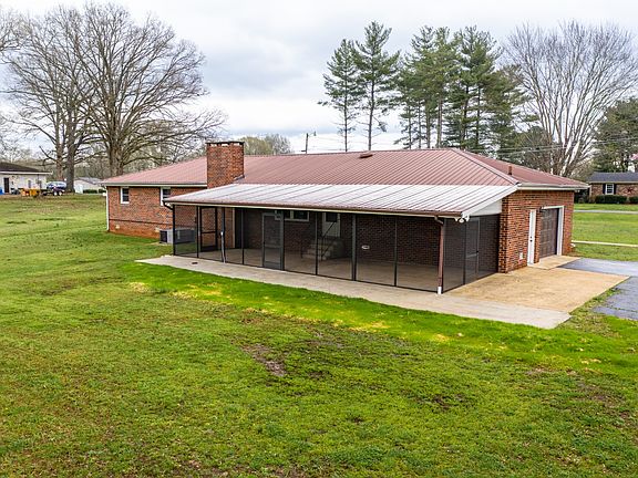 3rd image of 297 Orchard Ln
