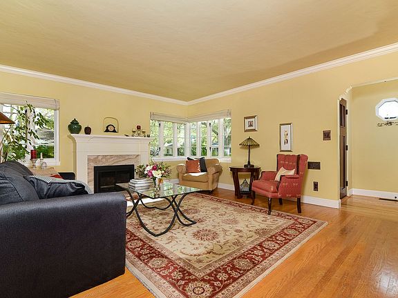 4th image of 3900 Bartley Dr
