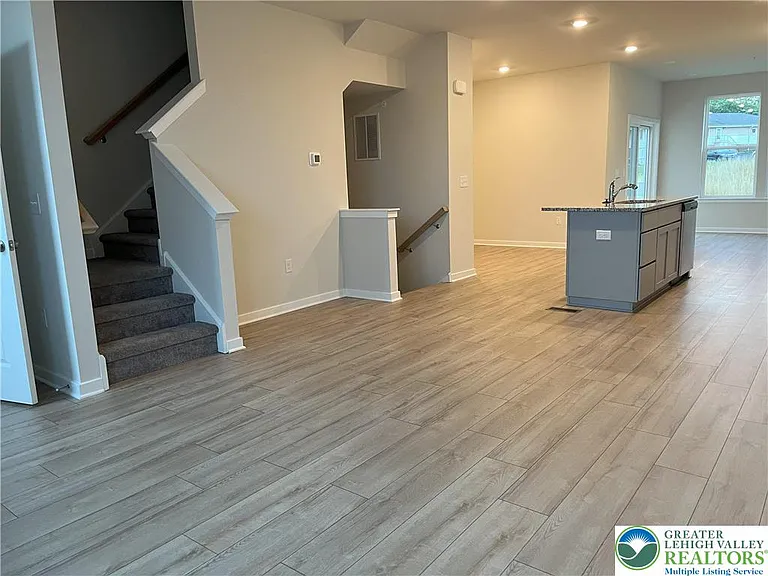 7620 Clayton Ave — Photo 9