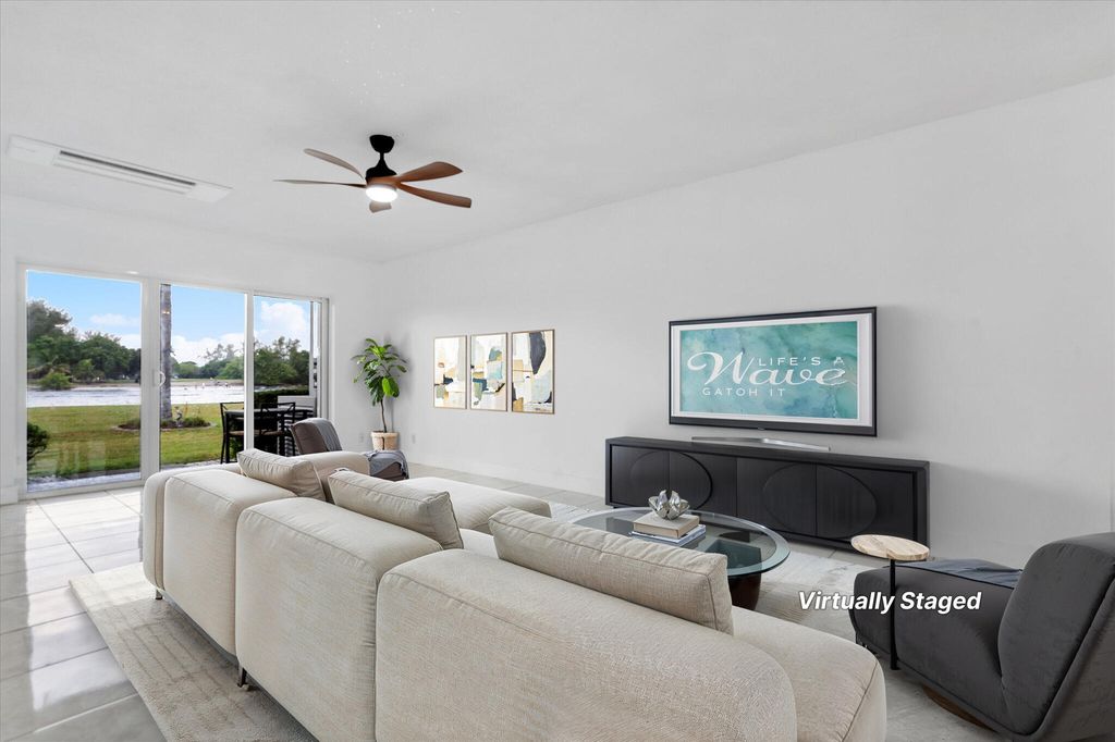 1001 N Riverside Drive #104, photo 2