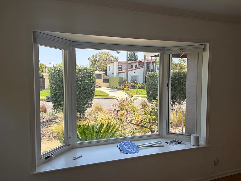 1221 S Curson Ave — Photo 18