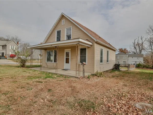 247 N Broad St, Hillsboro, IL 62049