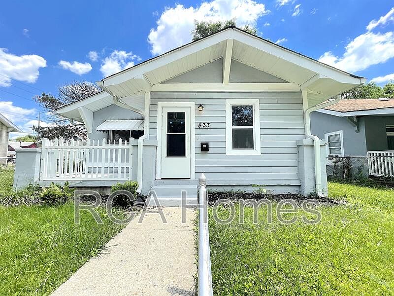 1st image of 433 N Bradley Ave