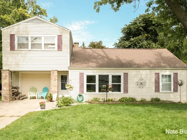 741 E Plainfield Ave, Zeeland, MI 49464