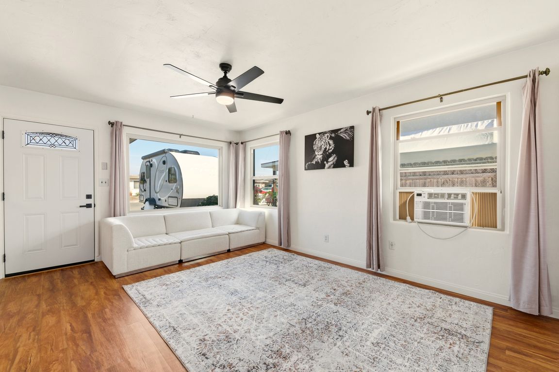 next background image