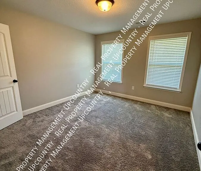747 Shelburne Ln — Photo 13