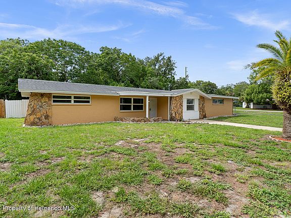 2nd image of 4104 Arrowhead Ave