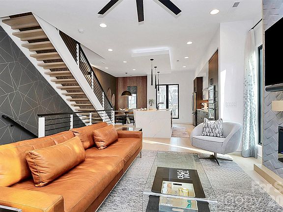 3rd image of 2718 Davidson St #F
