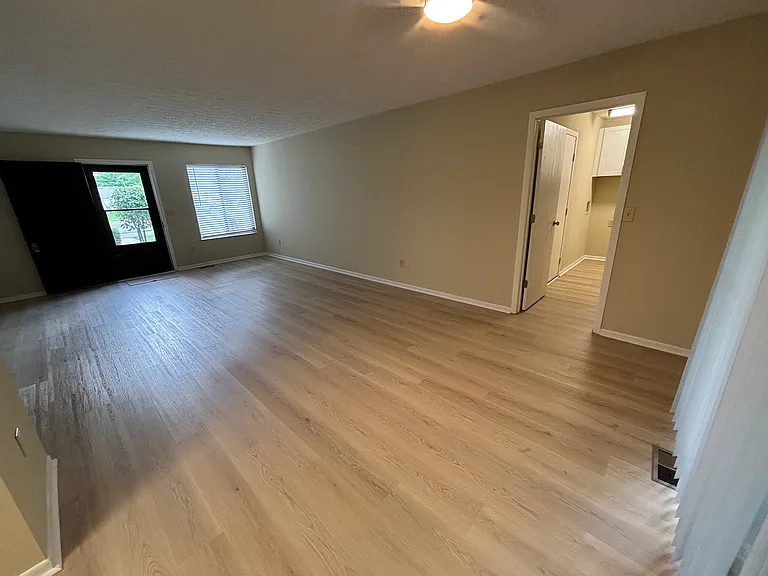 1880 Stoneview Ct — Photo 11