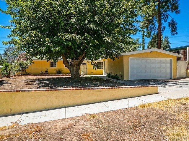 Single story 3 bedroom with large rooms and new wi