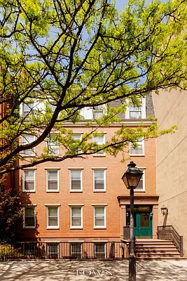 Sold by Town Residential | media 31