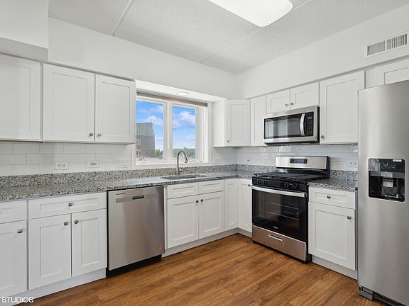 5th image of 7450 Lincoln Ave Unit 409